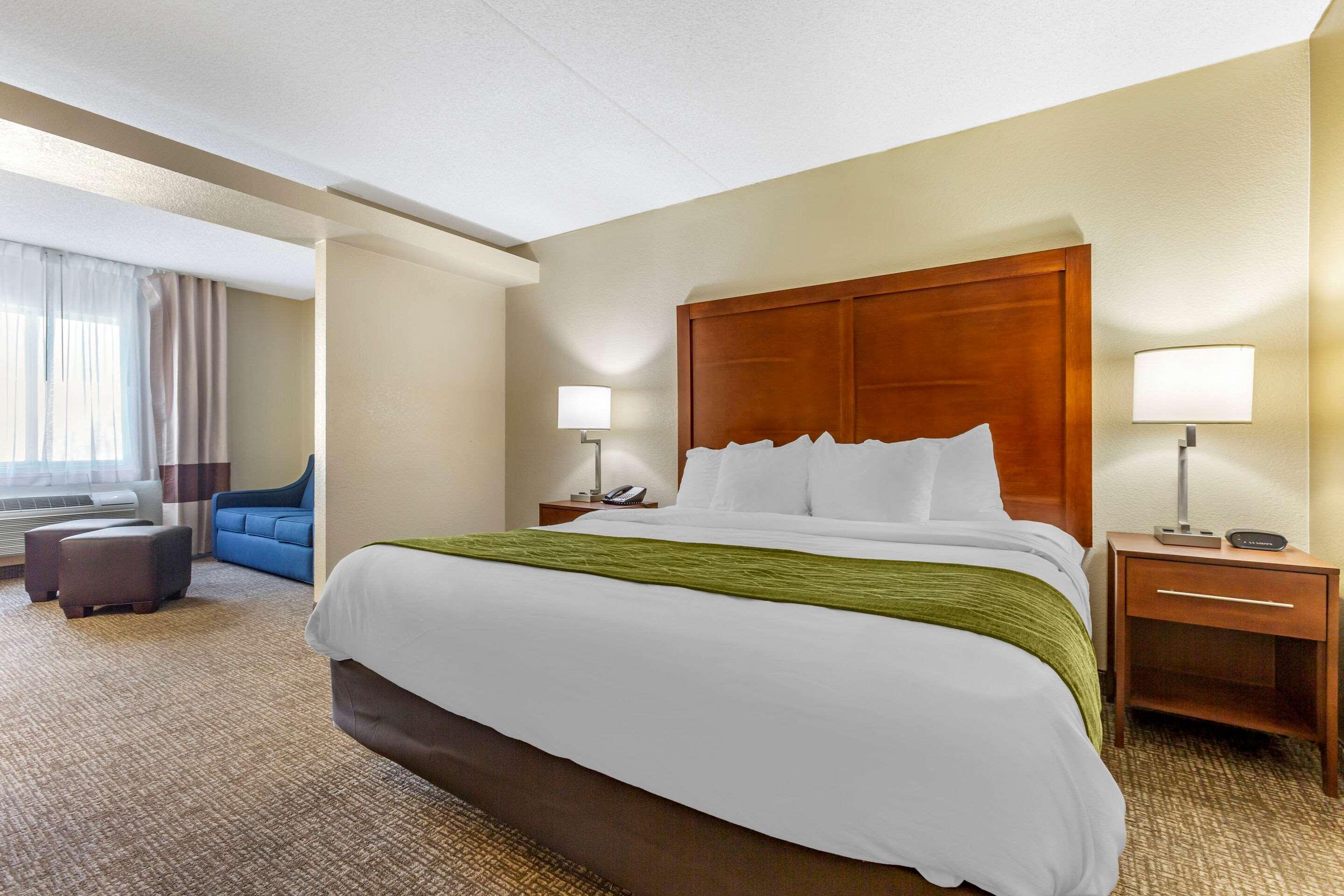 Comfort Inn & Suites Phoenix North - Deer Valley Exterior foto