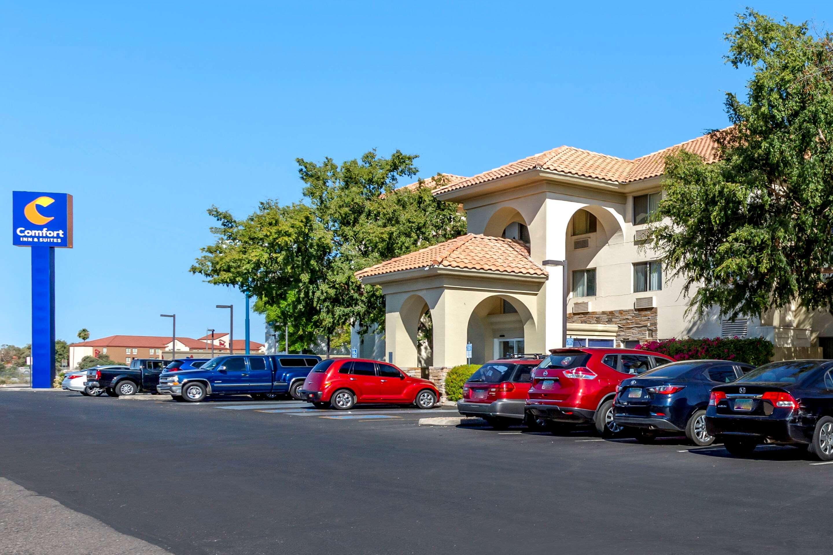 Comfort Inn & Suites Phoenix North - Deer Valley Exterior foto