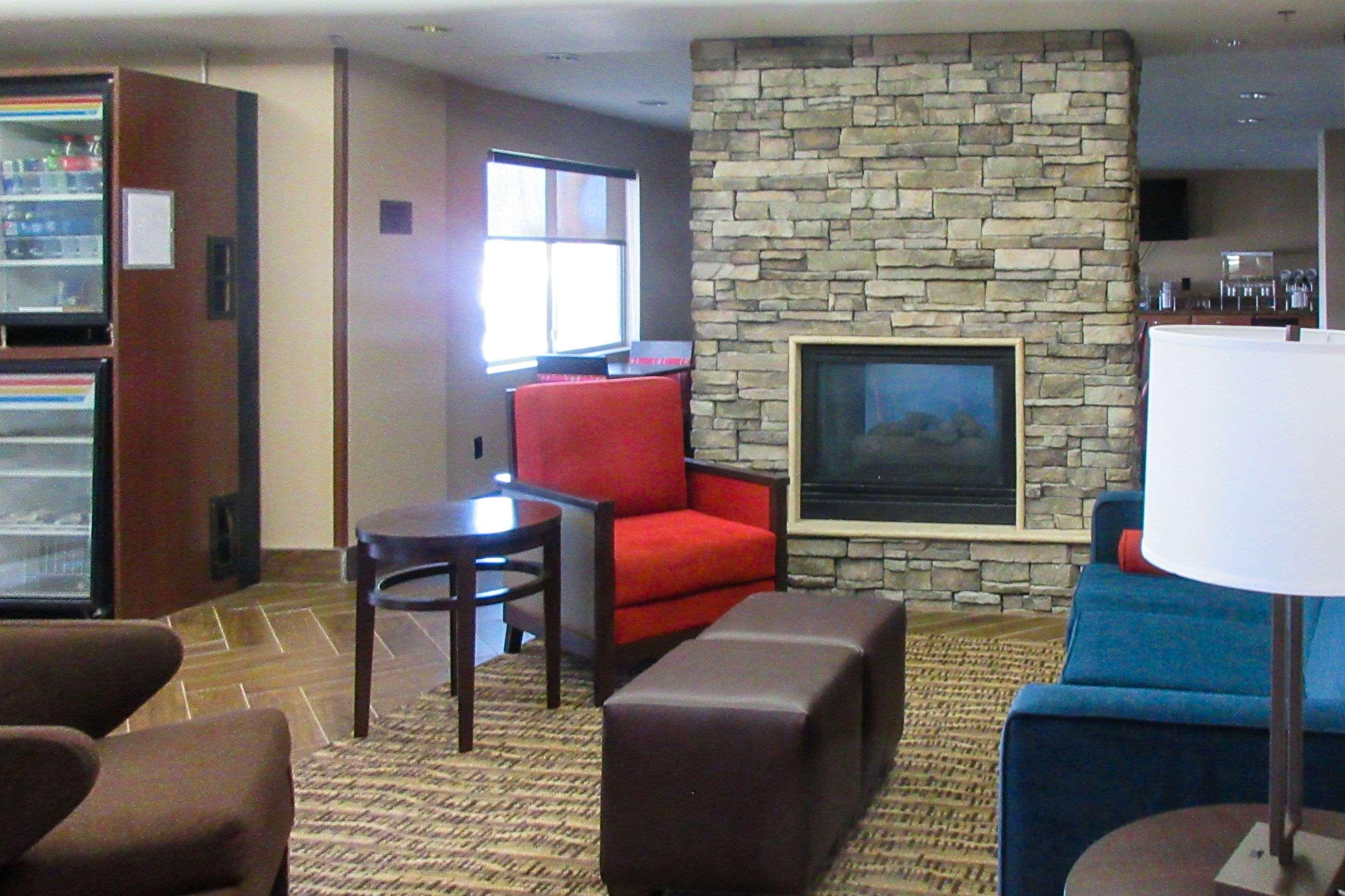 Comfort Inn & Suites Phoenix North - Deer Valley Exterior foto