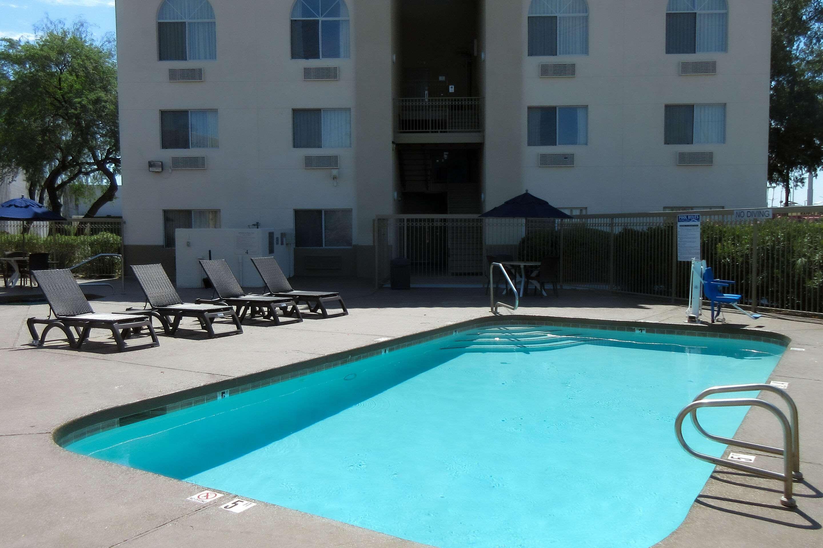 Comfort Inn & Suites Phoenix North - Deer Valley Exterior foto
